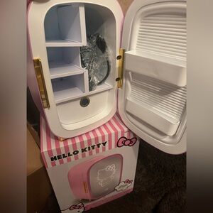 Hello kitty mini skincare fridge